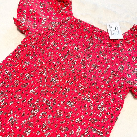 🆕The Children’s Place Girl’s Red Floral Smocked Top - Picture 6 of 8